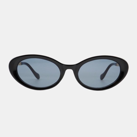 Cat-Eye Polycarbonate Frame Sunglasses in Black - Picture 3 of 5